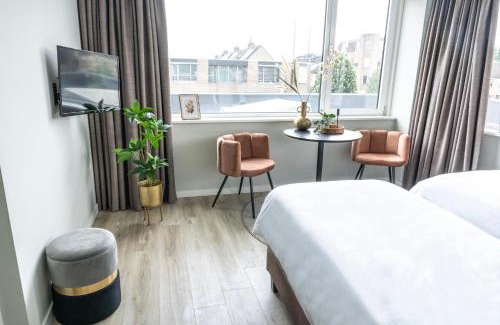 Raamsdonksveer Apartment | Fast Wifi, En Suite Bathroom - Maison Lux