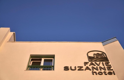 Tinos Town Hotel | Favie Suzanne