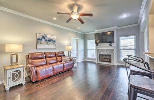 Fayetteville House | Fayetteville Home Near University and Biking Trails