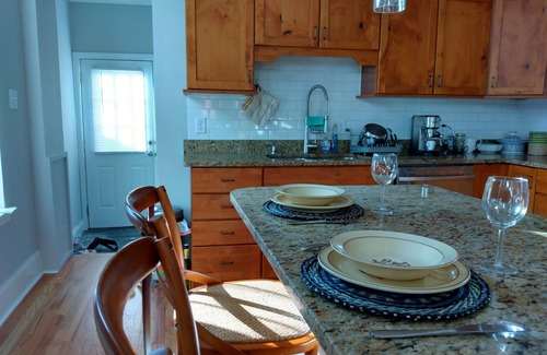 South Baltimore House | Federal Hill - Central, fully renovated townhouse. Close to restaurants and bars