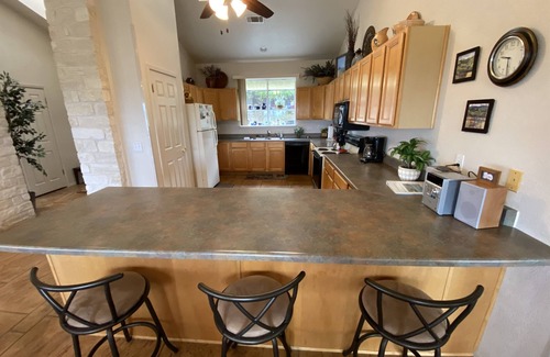 Briarcliff House | Feed the deer w/Lake Travis views & open Boat Ramp