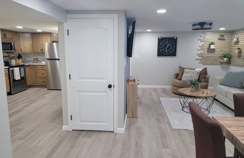 Hermann Bed & Breakfast | Feel right at home in the Heart of Hermann, with Trolly pick-up at front door.