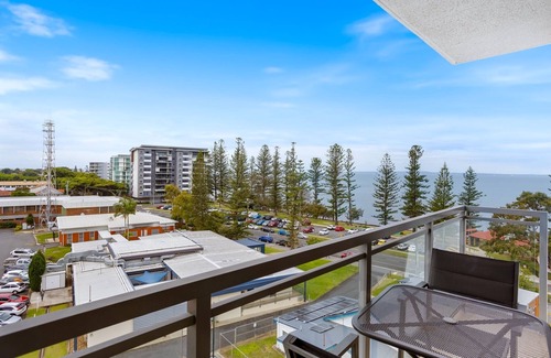 Redcliffe Apartment | Feel The Sea Breeze: 1-Bed with Pool, Gym & views