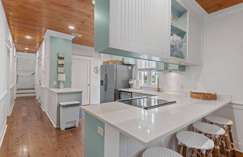 Seacrest House | FEELIN` TIPSEA 3 BR/3 BA Sleeps 10 Bikes Close to Beach and Pool