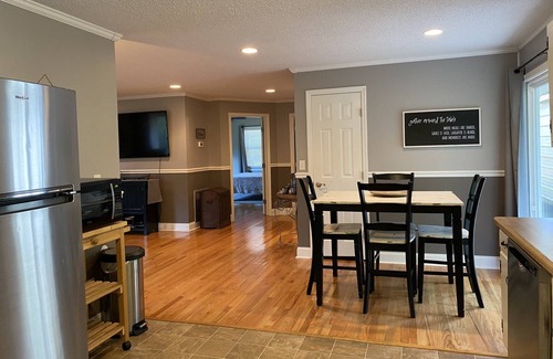 Lookout Valley Neighborhood Association House | Fenced yard - 10 minutes to Downtown-Lookout Mountain-hiking-biking-hang gliding