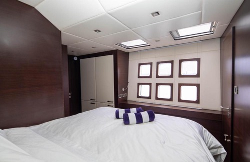 Hayman Island Boat Rental | Feng