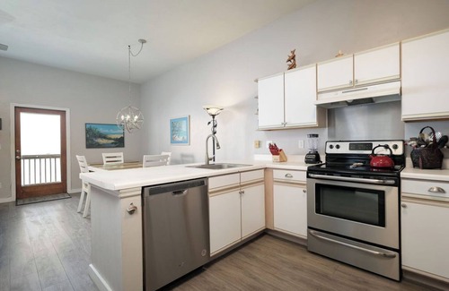 Cedar Key Condo | Fenimore Mill 2F Gulf Front, Pool, Pet Friendly!