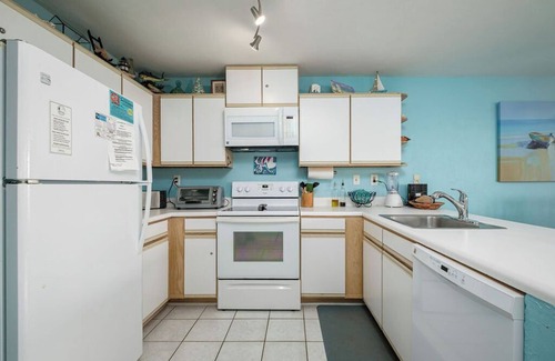 Cedar Key Condo | Fenimore Mill 5A - Open Gulf View, Pool & Hot Tub!