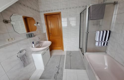 Niederkirchen bei Deidesheim Apartment | Ferienwohnung am Schoosberg, Niederkirchen bei Deidesheim