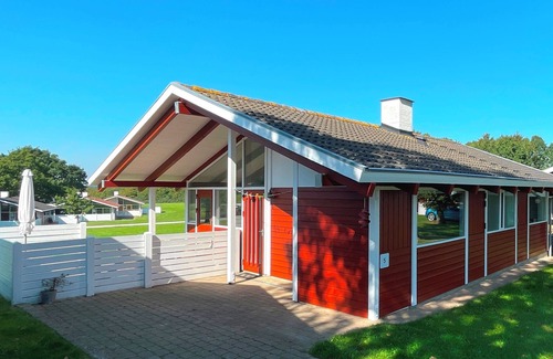 Aabenraa Cabin | Feriebolig nær natur og hav - Fælles pool, badestrand, mini golf