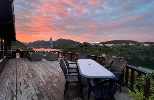 Flekkefjord House | Feriehus i Flekkefjord med panoramautsikt
