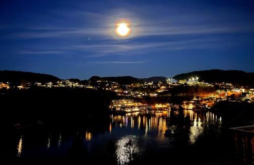 Flekkefjord House | Feriehus i Flekkefjord med panoramautsikt
