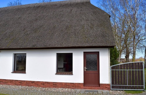 Alt Bukow Apartment | Ferien unterm Reetdach bis zu 6 Personen