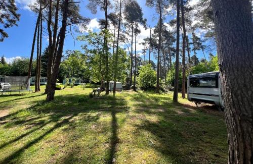 Luetow Apartment | Ferienhäuser Insel Usedom - Luxuswohnwagen 4 mit Whirlpool direkt am Achterwasser