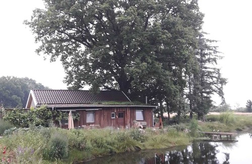 Eggermuhlen Cabin | Ferienhütte am Privatsee, Fischen, Schwimmen, Reiten, Wandern und Radeln