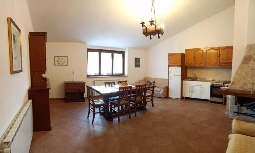 Macerino Apartment | Ferienhaus Arcus Vier Zimmer Wohnung Ginestra