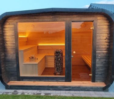 Barssel House | Ferienhaus Devilina mit Sauna am Harkebrügger See