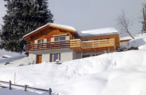 Luzein Apartment | Ferienhaus Larix by Interhome