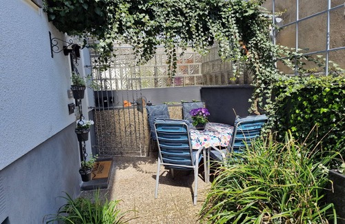 Filsen Apartment | Ferienhaus Steigrhein Apartment mit Balkon und Flussblick im Erdgeschoss