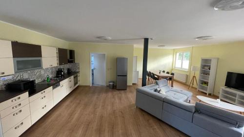 Blumenholz Apartment | Ferienhaus Weisdin