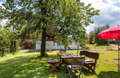 Radmuhl Apartment | Ferienhof im Salzbachtal – Wildbiene für bis zu vier Personen