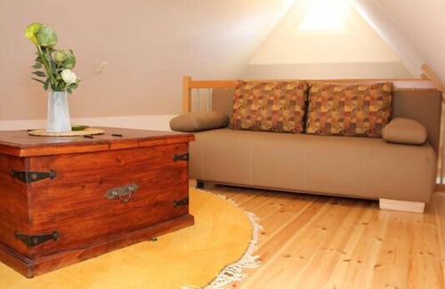 Ostseebad Dierhagen Apartment | Ferienwohnung mit Balkon in Einem Reetdachgedecktem Strandhaus