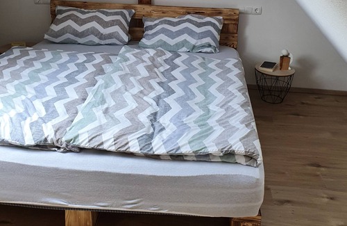 Weilburg Apartment | Ferienwohnung Lahnblick zum Scheuernberger Kopf
