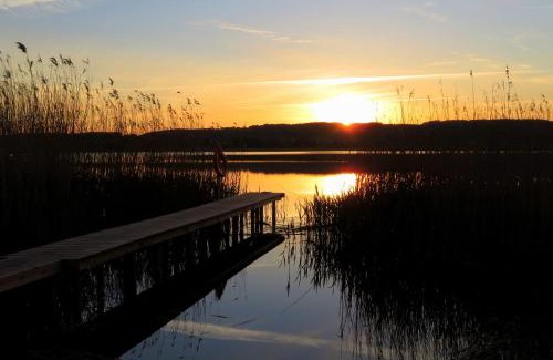 Neuensien Apartment | Ferienwohnung 2 im Haus am See mit Terrasse und Wintergarten