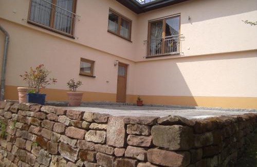 Olk Apartment | Ferienwohnung Barzen