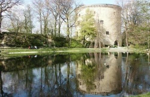 Goslar Old Town Apartment | Ferienwohnung Burg Im Zwinger Burgfee