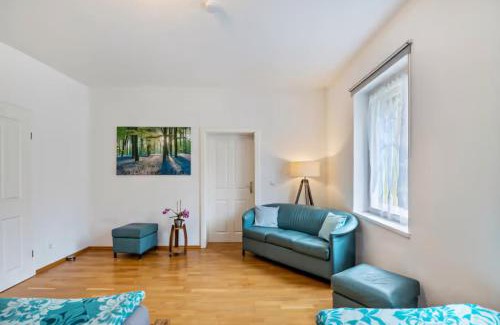Gottscheina Apartment | Ferienwohnung Creutzer in Leipzig Gottscheina, ideal auch für Monteure, kostenfreies, schnelles Wlan kostenfreies Parken, geräumiges Appartment mit 4 Einzelbetten, Komplettausstattung Küche, Bad mit Badewanne und Dusche Waschmaschine, Wäschetrockner