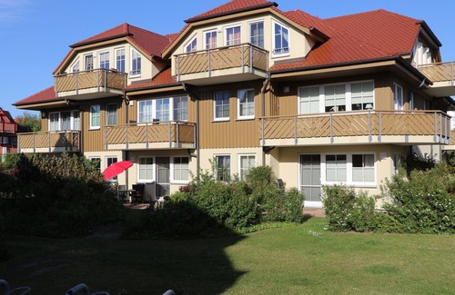 Ostseebad Wustrow Apartment | Ferienwohnung mit Balkon und Eingeschränktem Ostseeblick Direkt Hinter der Düne