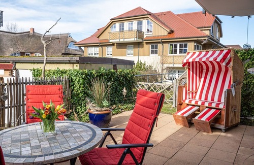 Ostseebad Wustrow Apartment | Ferienwohnung mit Großer Terrasse und Strandkorb Direkt Hinter der Düne