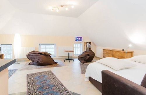 Stadland Apartment | Ferienwohnung 'Heuboden' an der Nordsee, Katzensprung zum Meer