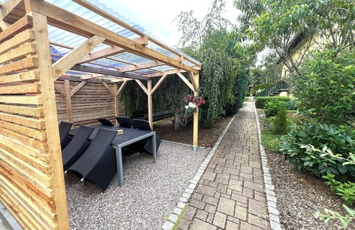 Hainichen Apartment | Ferienwohnung im Grünen