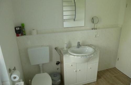 Vorland Apartment | Ferienwohnung in Vorland mit Grill und Garten