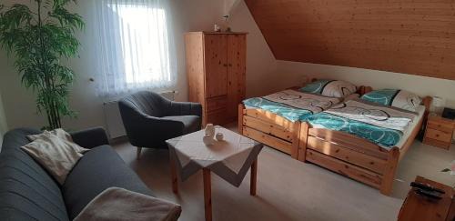 Gnies Apartment | Ferienwohnung Leopold-Risch