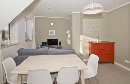 Putbus Apartment | Ferienwohnung Liesi FeWo OG - Balkon, ruhige Lage