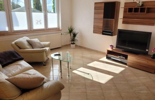 Milmersdorf Apartment | Ferienwohnung mit Garten - 10 Minuten von Templin