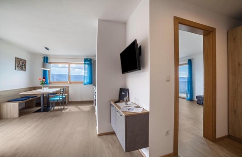 Tirolo Apartment | Ferienwohnung Oberhochmuthof