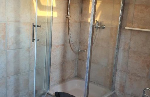 Neuendorf Apartment | FERIENWOHNUNG SORGENFREI