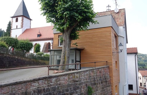 Dernbach Apartment | Ferienwohnung Uhu - Haus am Lindenbaum