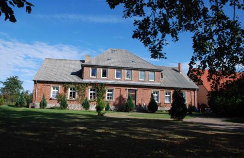 Gnies House | Ferienwohnungen im Gutshaus Gnies
