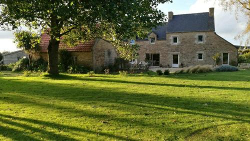 Plounevez-Lochrist House | fermette