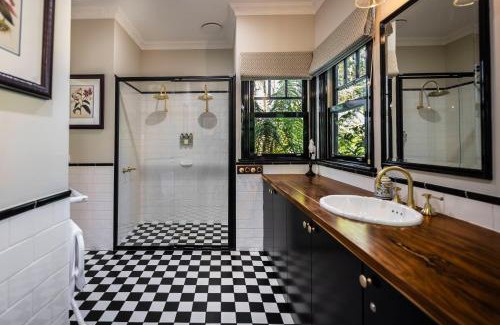 Mount Dandenong Villa | Fern Cottage - Mt Dandenong romance