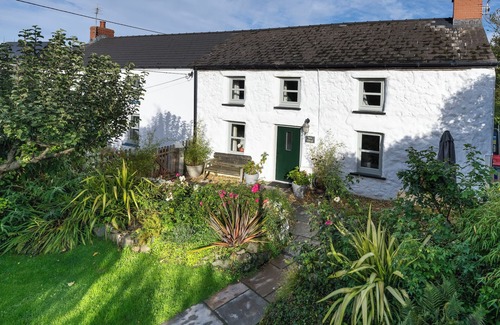 Aberporth Cottage | FERN COTTAGE, pet friendly, character holiday cottage in Aberporth