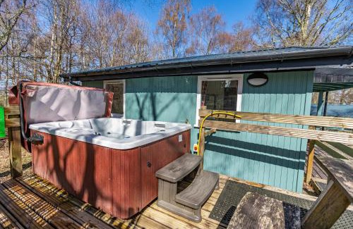 Lewiston House | Fern Lodge 11 with Hot Tub