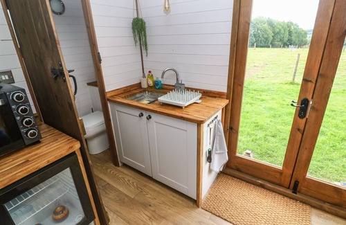 Brazzacott Cottage | FERN, pet friendly, country holiday cottage in Wainhouse Corner