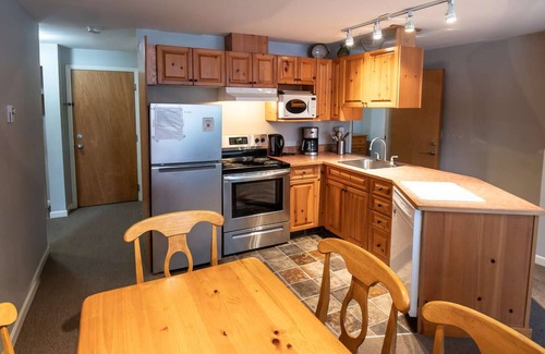 East Kootenay Condo | Fernie - Timberline Lodges Aspen #306