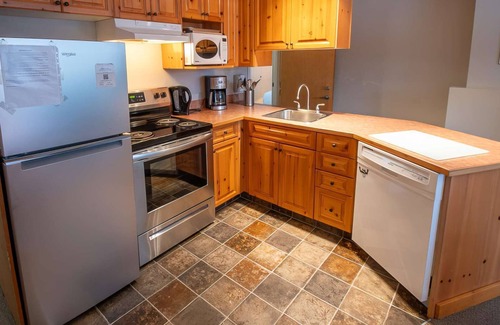 East Kootenay Condo | Fernie - Timberline Lodges Aspen #306
